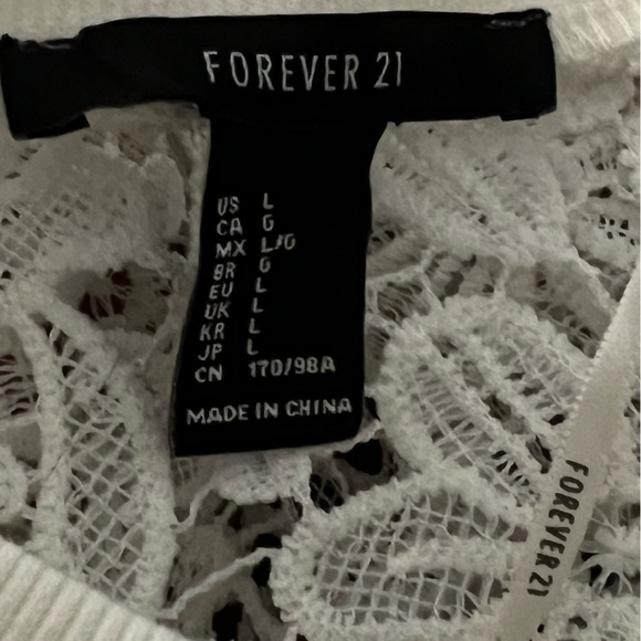 Forever 21 Sweater Floral Crochet Color: Cream. Size Large - Picture 6 of 6